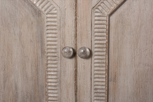 Sarreid Six Diamonds Sideboard - Elegant French Grey With 3 Removable Shelves - Stylish Reclaimed Pine Design Grey  40763