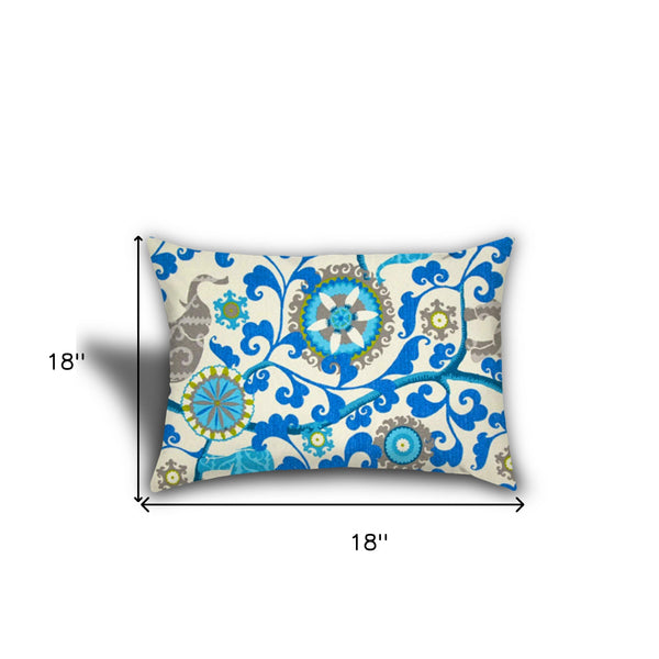 Homeroots 18" X 18" Gray And White Blown Seam Solid Color Throw Indoor Outdoor Pillow  Uv Protected Polyester 409596