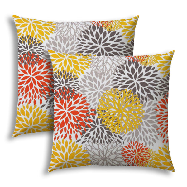 Homeroots 18" X 18" Gray And White Zippered Floral Throw Indoor Outdoor Pillow  Uv Protected Polyester 409674