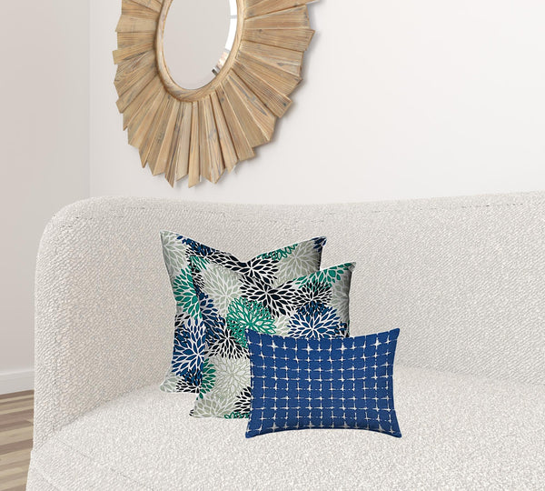 Homeroots 20" X 20" Blue And White Zippered Floral Throw Indoor Outdoor Pillow  100% Polyester 409998