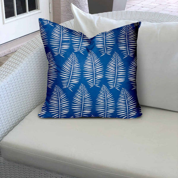 Homeroots 17" X 17" Blue And White Zippered Tropical Throw Indoor Outdoor Pillow  100% Polyester 410078