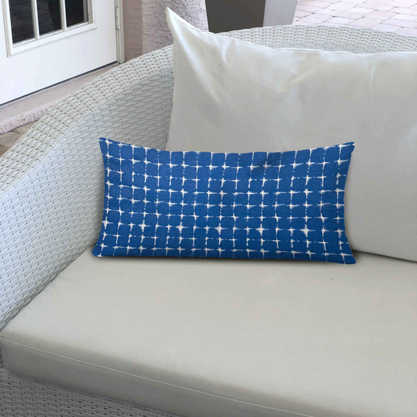 Homeroots 22" X 22" Blue And White Blown Seam Gingham Throw Indoor Outdoor Pillow  100% Polyester 410181