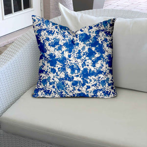 Homeroots 17" X 17" Blue And White Zippered Coastal Throw Indoor Outdoor Pillow  100% Polyester 410348