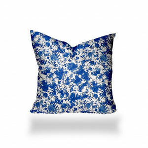 Homeroots 24" X 24" Blue And White Zippered Coastal Throw Indoor Outdoor Pillow  100% Polyester 410368