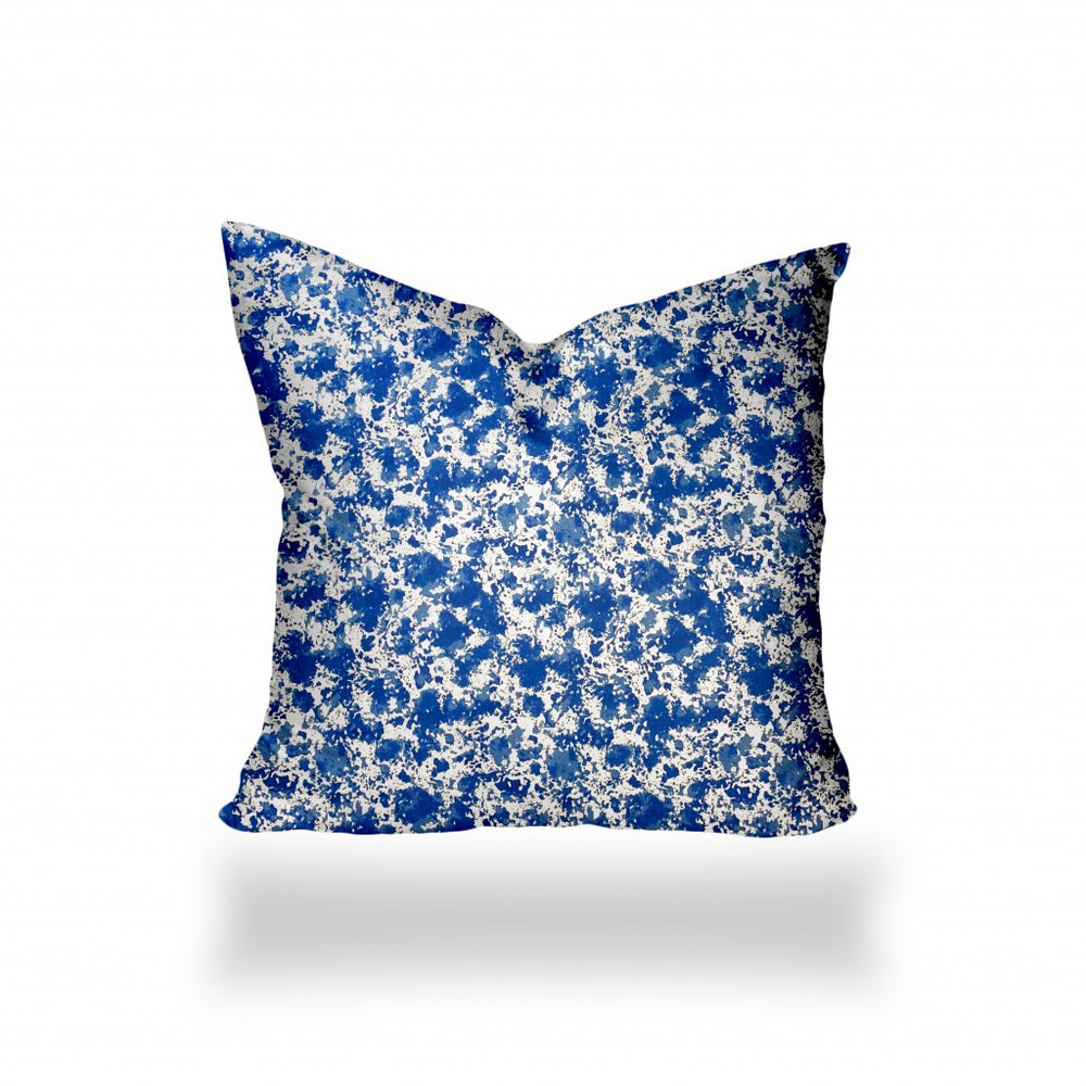 Homeroots 36" X 36" Blue And White Enveloped Coastal Throw Indoor Outdoor Pillow Cover  100% Polyester 410374
