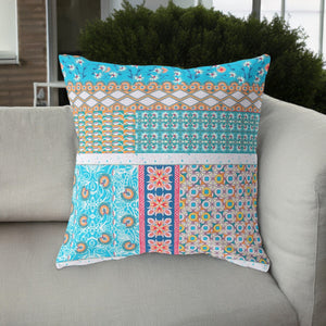 Homeroots 26” Turquoise White Patch Indoor Outdoor Zippered Throw Pillow   410983