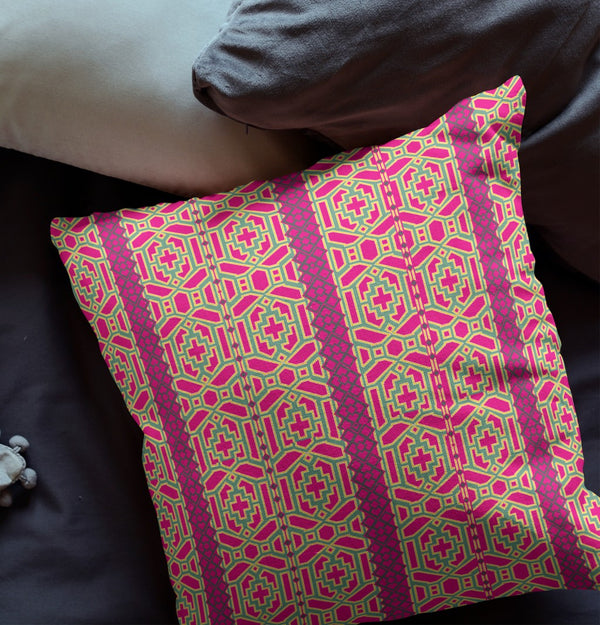 Homeroots 26"X26" Pink And Green Zippered Broadcloth Trellis Throw Pillow   411043