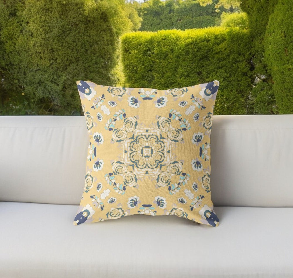 Homeroots 26” Yellow Navy Wreath Indoor Outdoor Zippered Throw Pillow   411253