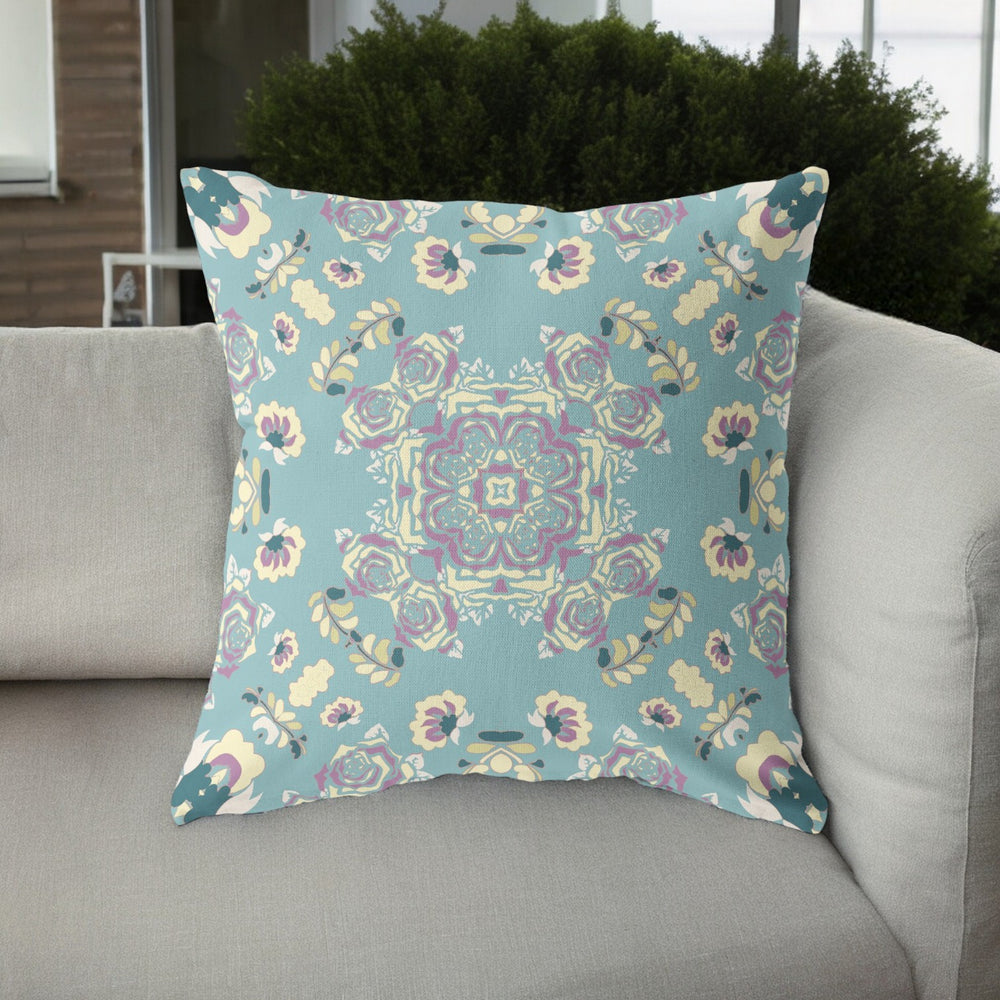 Homeroots 26” Blue Lavender Wreath Indoor Outdoor Zippered Throw Pillow   411268