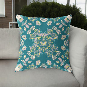 Homeroots 26” Teal Yellow Wreath Indoor Outdoor Zippered Throw Pillow   411288