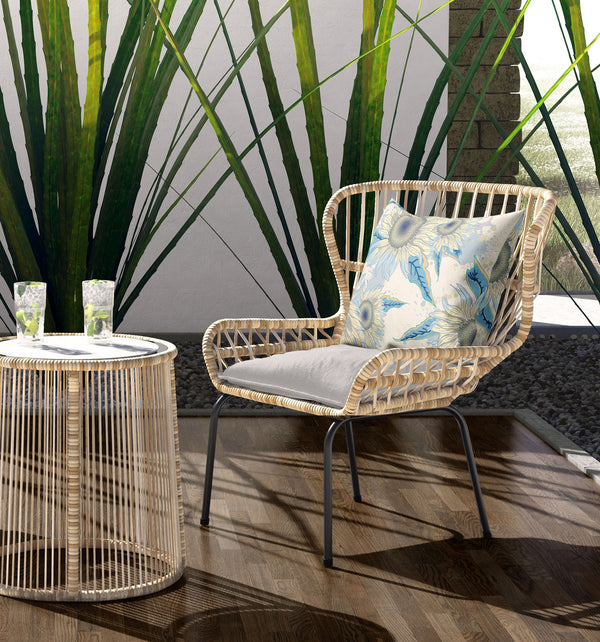 Homeroots 26" White Yellow Sunflower Indoor Outdoor Zippered Throw Pillow   411383