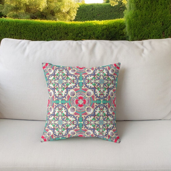 Homeroots 28" Gray Pink Cloverleaf Indoor Outdoor Throw Pillow   411818