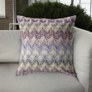 Homeroots 28” Magenta Cream Hatch Indoor Outdoor Throw Pillow   412555