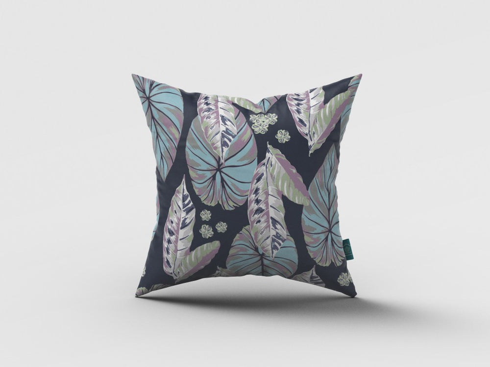 Homeroots 28” Blue Purple Tropical Leaf Indoor Outdoor Throw Pillow   412655