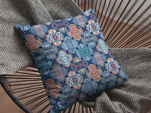 Homeroots 26” Turquoise Red Trellis Indoor Outdoor Zippered Throw Pillow   412776