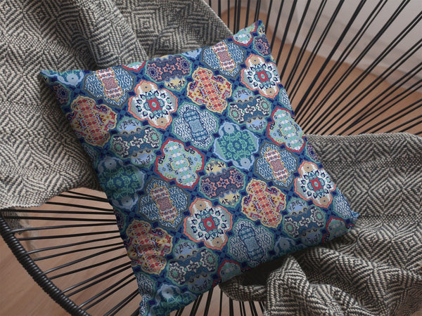 Homeroots 26” Turquoise Red Trellis Indoor Outdoor Zippered Throw Pillow   412776