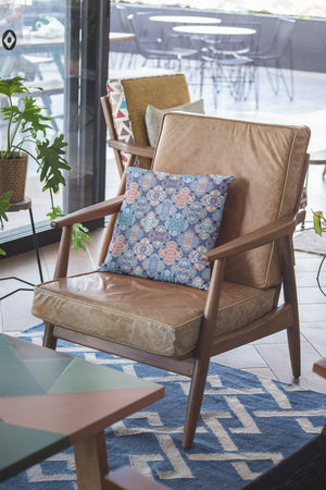 Homeroots 26” Turquoise Red Trellis Indoor Outdoor Zippered Throw Pillow   412776