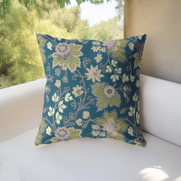 Homeroots 26” Teal Green Jacobean Indoor Outdoor Zippered Throw Pillow   412808