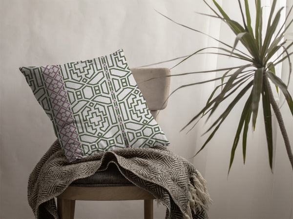 Homeroots 26" White Bird Maze Zippered Throw Pillow   412900