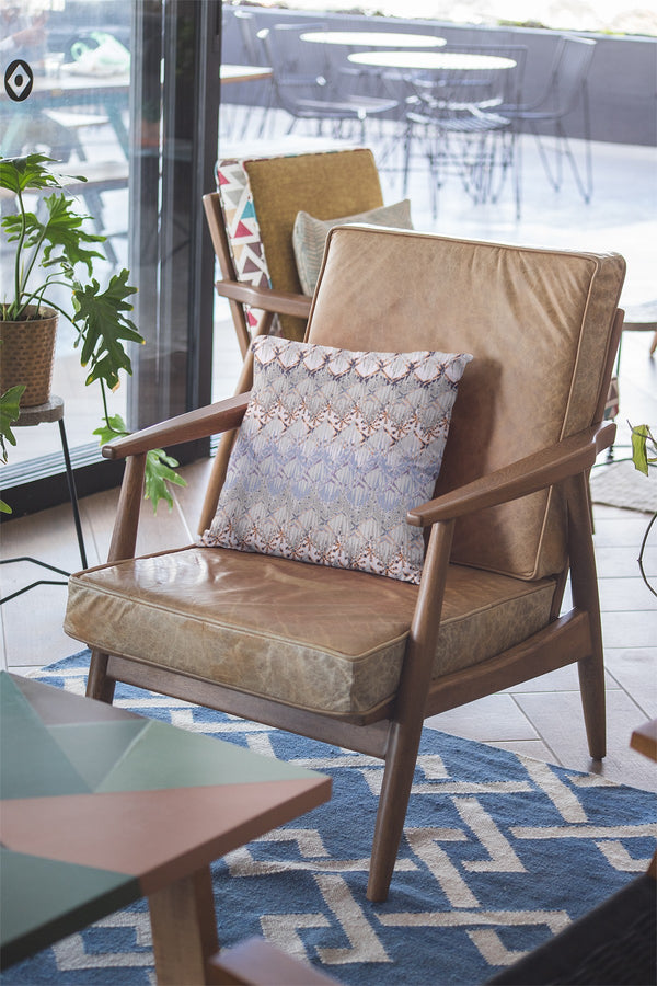 Homeroots 26” Orange Gray Hatch Indoor Outdoor Zippered Throw Pillow   413012