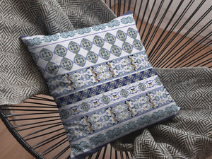 Homeroots 26” Navy White Strips Indoor Outdoor Zippered Throw Pillow   413048