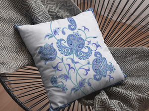Homeroots 26” Blue White Wildflower Indoor Outdoor Zippered Throw Pillow   413056