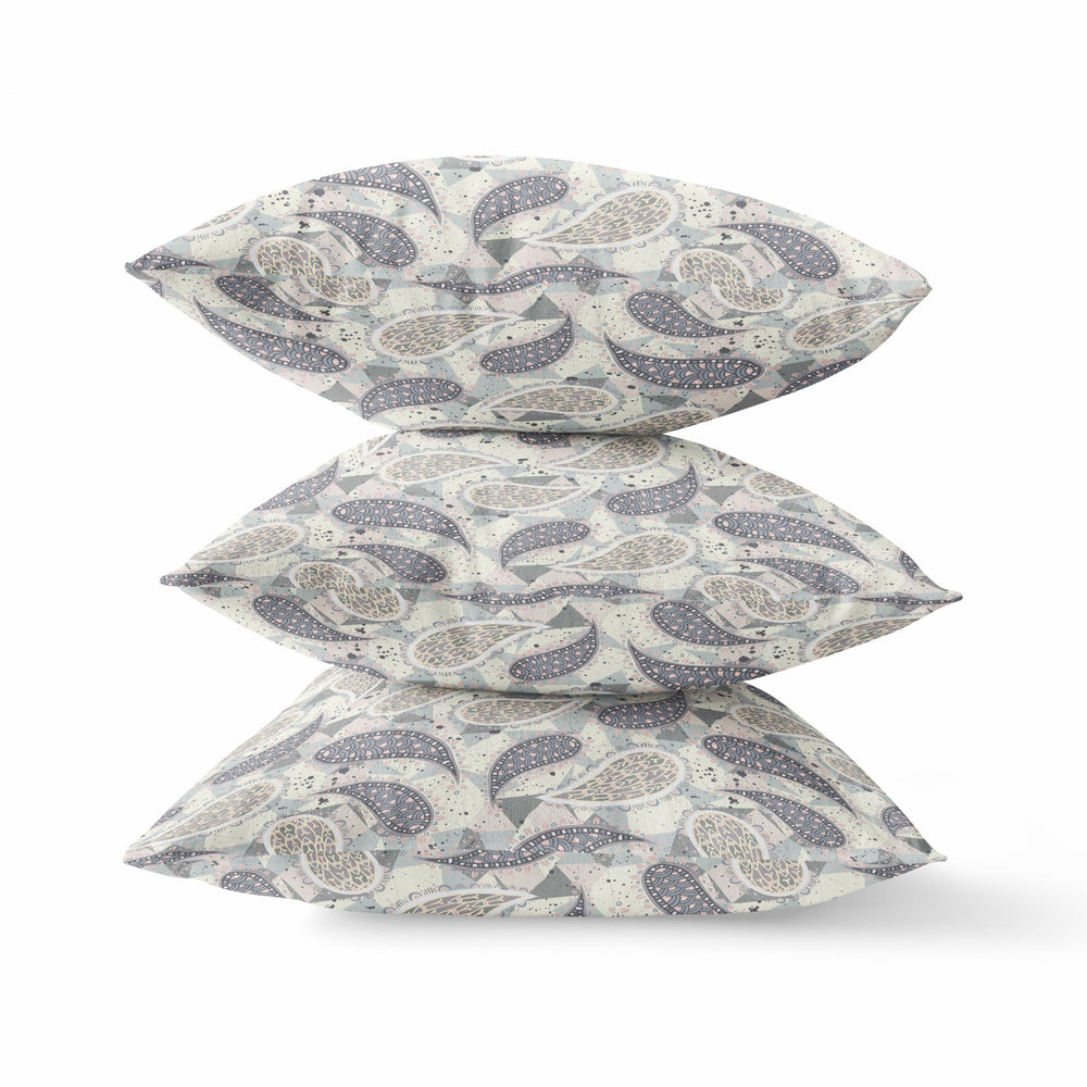 Homeroots 26” Gray Cream Boho Paisley Indoor Outdoor Throw Pillow   414091