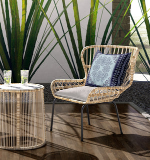 Homeroots 20" White Dark Blue And Light Blue Damask Indoor Outdoor Throw Pillow   414848