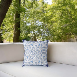 Homeroots 28” Blue Gray Geostar Indoor Outdoor Throw Pillow   414993