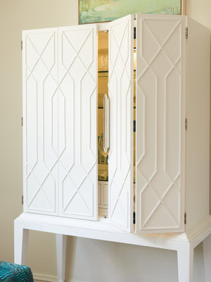 Lexington Elmhurst Bar - Modern Elegance With Geometric Fretwork, Led Lighting, Adjustable Shelves & Storage Alabaster  415-961c