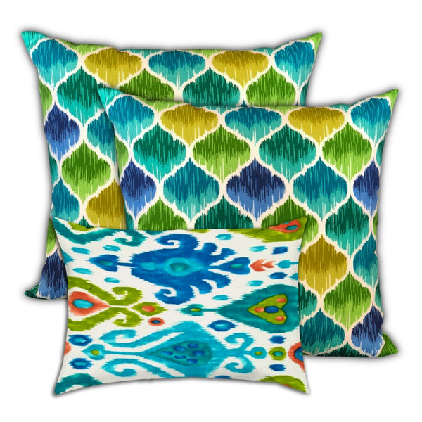 Homeroots Set Of Three 18" X 18" Green And White Blown Seam Quatrefoil Throw Indoor Outdoor Pillow  Uv Protected Polyester 416551