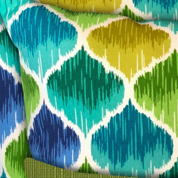 Homeroots Set Of Three 18" X 18" Green And Yellow Blown Seam Quatrefoil Throw Indoor Outdoor Pillow  Uv Protected Polyester 416553