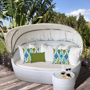 Homeroots Set Of Three 18" X 18" Green And White Blown Seam Ikat Throw Indoor Outdoor Pillow  Uv Protected Polyester 416593