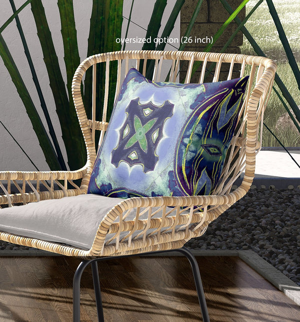 Homeroots 26"X26" Peacock Blue Light Blue Zippered Broadcloth Geometric Throw Pillow   417631