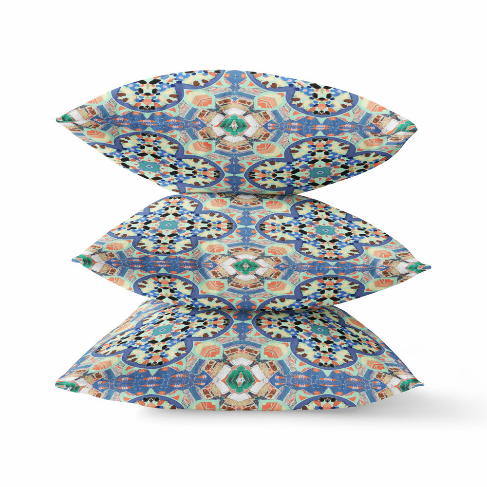 Homeroots 26" X 26" Peach Zippered Geometric Indoor Outdoor Throw Pillow Cover & Insert   417679