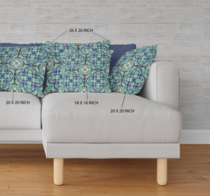 Homeroots 20"X20" Aquamarine Microsuede Quatrefoil Zippered Pillow   417945