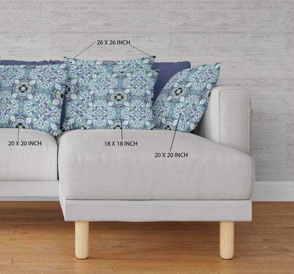 Homeroots 20"X20" Blue And Green Microsuede Quatrefoil Zippered Pillow   417957