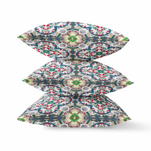 Homeroots 20"X20" Green And White Microsuede Quatrefoil Zippered Pillow   417969