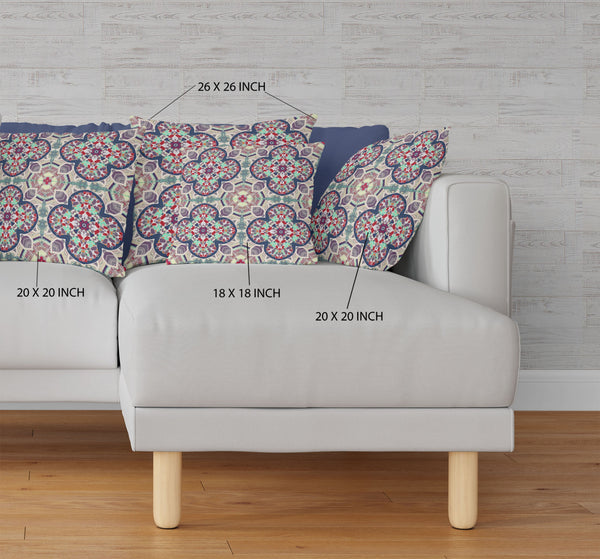 Homeroots 20"X20" Green And Ivory Microsuede Quatrefoil Zippered Pillow   417975