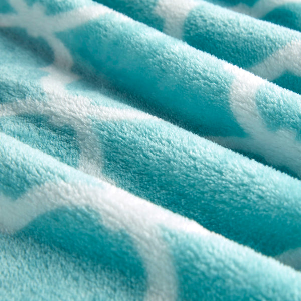 JLA Home Madison Park - Oversized Microlight Plush Throw with Ogee Pattern, Ultra-Lofty Lightweight Comfort, OEKO-TEX Certified Aqua MP50-1729