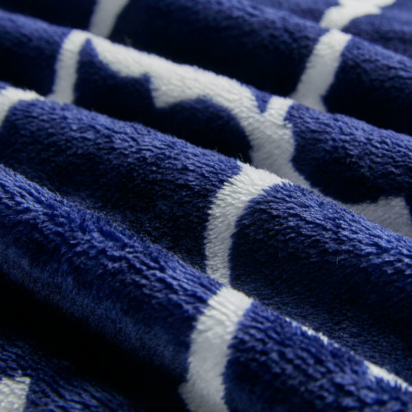 JLA Home Madison Park - Oversized Microlight Plush Throw with Ogee Pattern, Ultra-Lofty Lightweight Comfort, OEKO-TEX Certified Navy MP50-1731