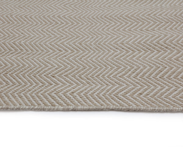 Sunpan Cusco Hand-Woven Rug - Stylish Zigzag Design, Sustainable PET Yarn, Perfect for Indoor & Outdoor Spaces Oyster / Grey