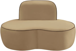 Meridian Furniture Swerve Sculptural Velvet Accent Chair with Curved Silhouette for Modern Living Room Decor Beige 44021Beige-C