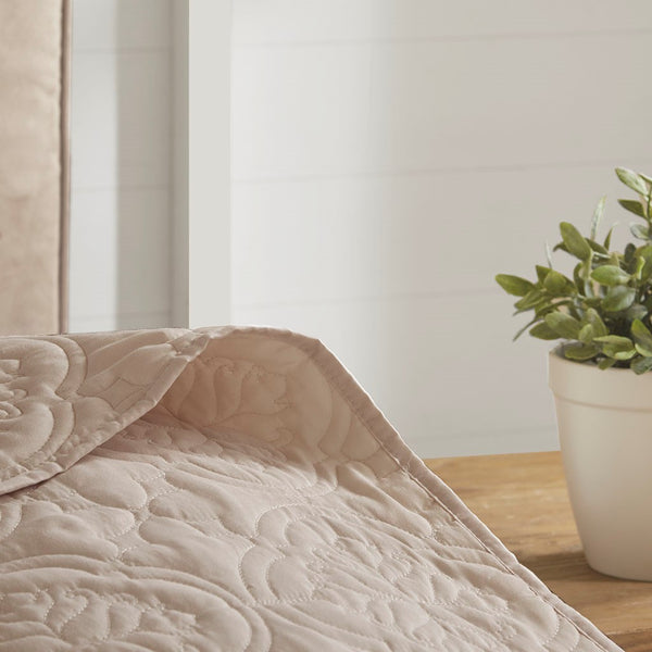 English Elm 3 Piece Reversible Bedspread Set Oakley Quilted Medallion Oversized Microfiber Hypoallergenic Comforter khaki 15.35 L x 13.39 W x 9.45 H B03594961