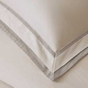 English Elm 3-Piece Queen Coverlet Set Matelassé Elegance with Two Shams — Soft Polyester-Rayon Texture, Durable Comfort Grey+White 5.27 L x 14.37 W x 12.6 H B035P381310