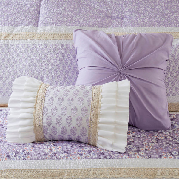 English Elm 5 PCS King/Cal King Seersucker Comforter Set with Lace Trim, Plush Microfiber Fill, 5-Piece Elegant Bedding Ensemble B035P366535