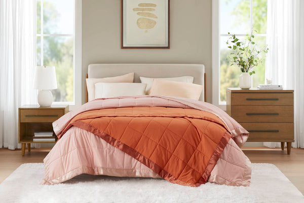 English Elm 1 Lightweight Down Alternative Twin Blanket with Satin Trim, Microfiber Cover, 13oz Filling, Quilted Orange 14.96 L x 6.5 W x 6.5 H B035P319517