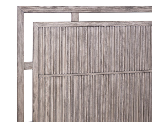 English Elm Fusion Oak Veneer King Panel Bed with Slat Headboard and Warm Dawn Wood Finish B108S00042