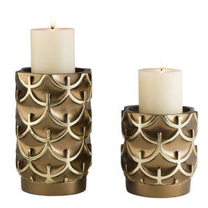 Homeroots Set Of Two Antiqued Brass Tabletop Pillar Candle Holders   468340