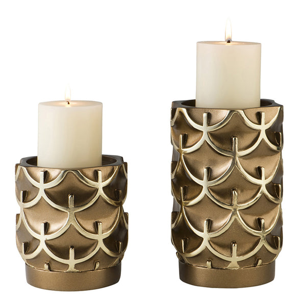 Homeroots Set Of Two Antiqued Brass Tabletop Pillar Candle Holders   468340